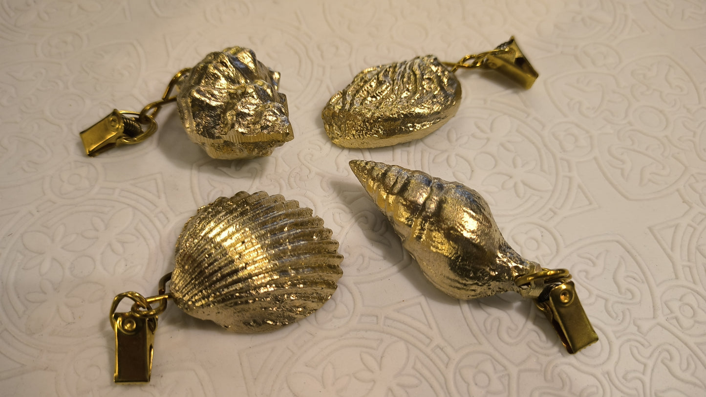 Shell Table Cloth Holders