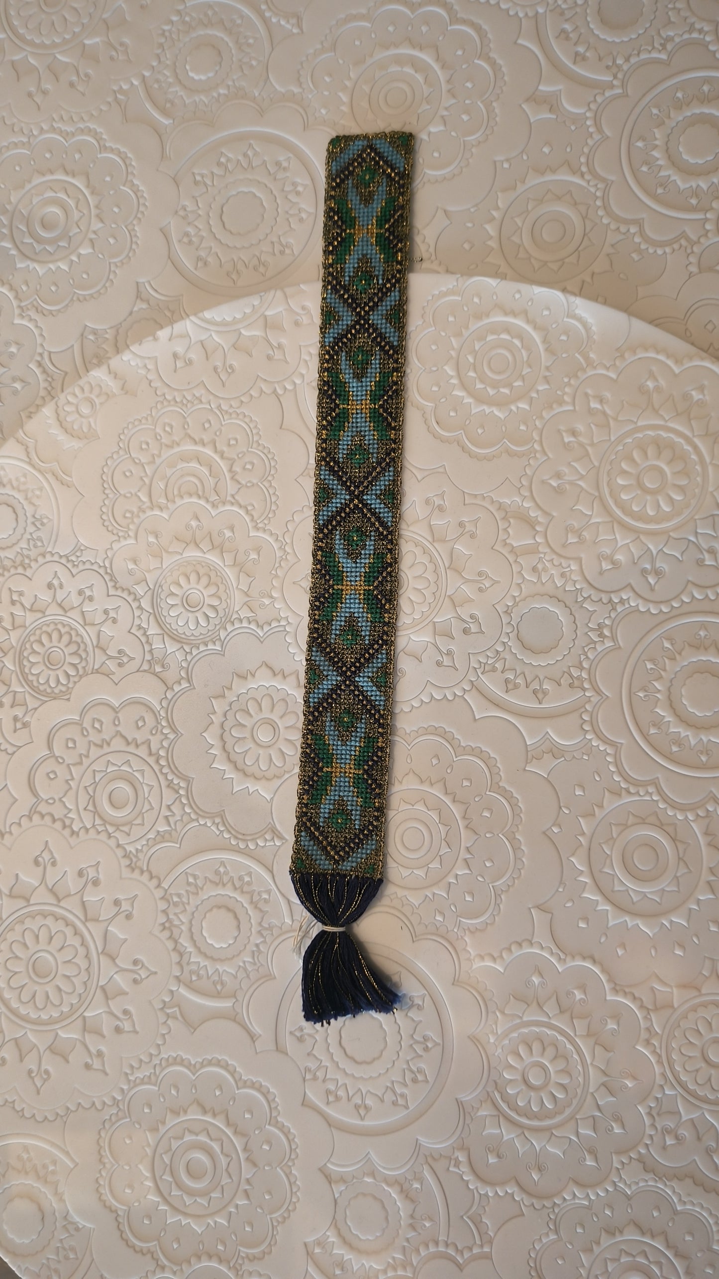 Handwoven pattern bookmark